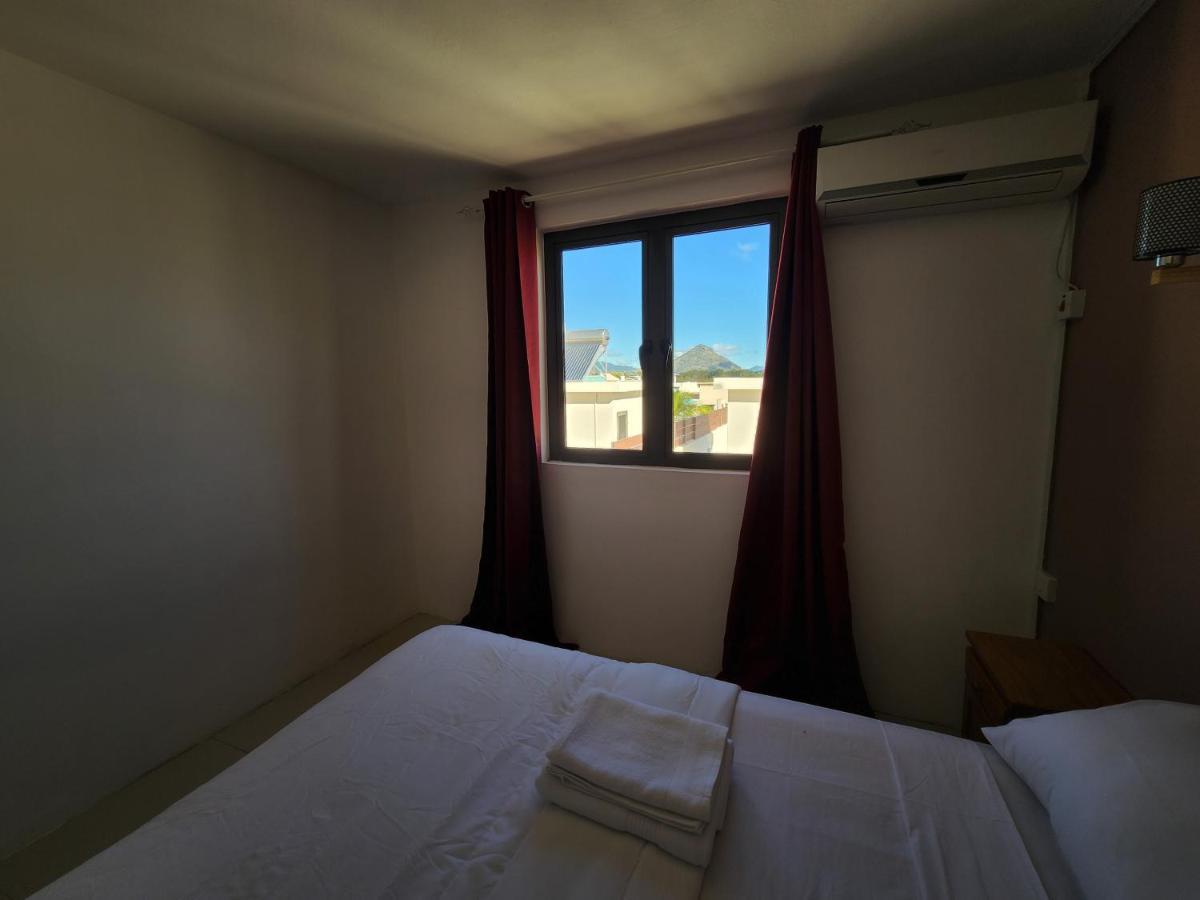 Sunsetview Beach Apartment Flic-en-Flacq Exteriör bild